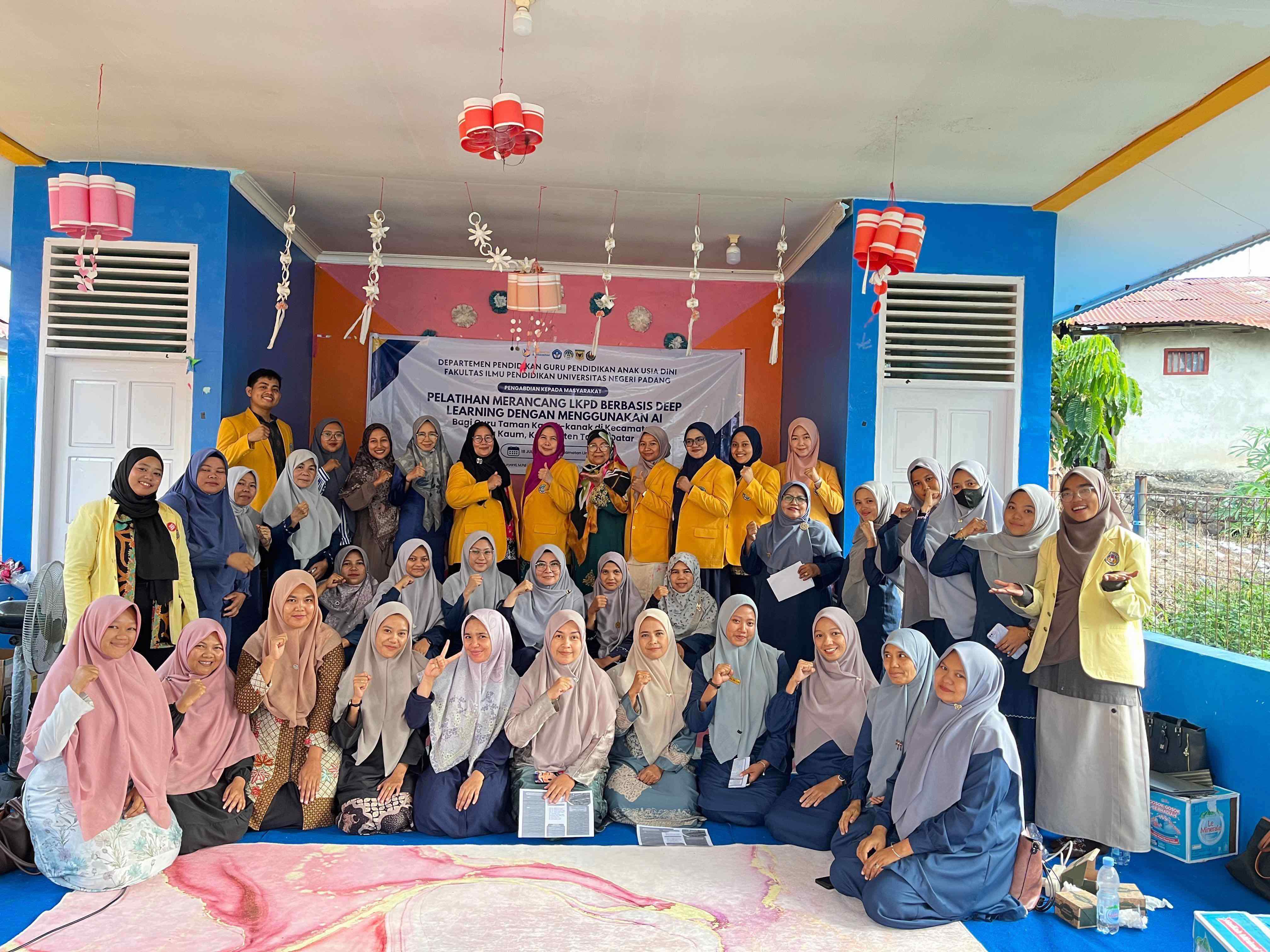 Departemen PGPAUD FIP UNP Gelar Pelatihan Perancangan LKPD Berbasis Deep Learning dan AI untuk Guru TK di Tanah Datar